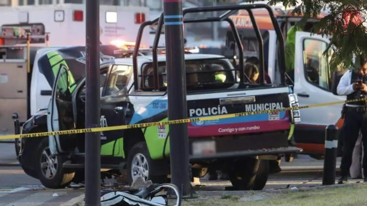 Policía que chocó y mató a taxista no iba a una emergencia así lo aclaró la FGE